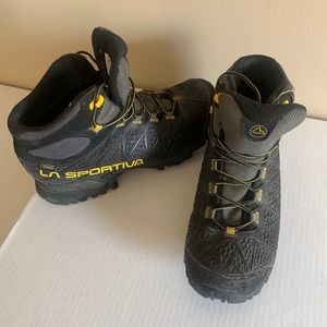La Sportiva Core High GTX Boots Mens Black/Yellow SZ US 8.5 Used! Good condition
